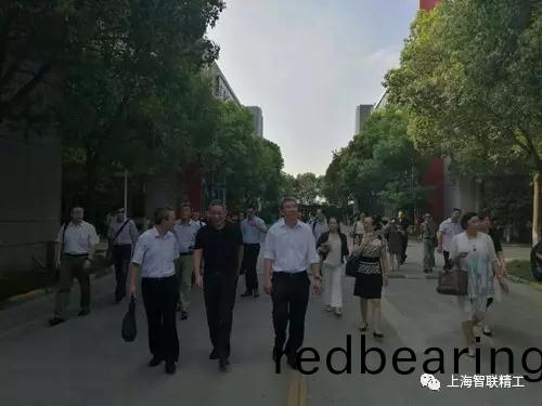 上海市经济信息化委领导莅临上海护理佳企业调研指导工作